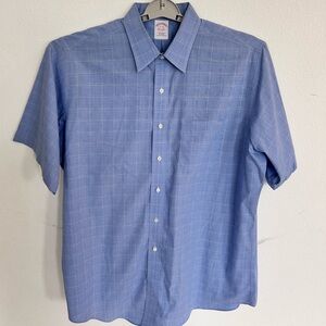 Brooks Brothers Men’s Short Sleeve Shirt

Size 17 Neck
